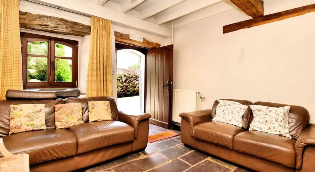 Charming Link-detached Gîte on a Converted Farm With Spacious Private Terrace, Брондау Фермада тұру Vielsalm Land of Vielsalm and Gouvy