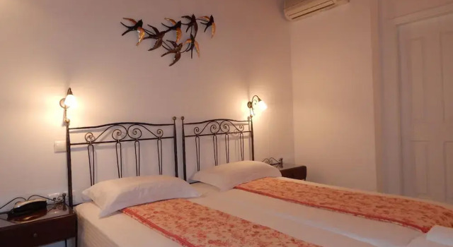 Tinos Suites & Apartments