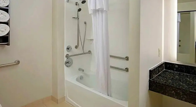 Четырёхместный номер Standard Homewood Suites by Hilton Hartford-Farmington
