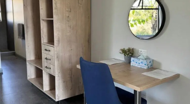 Вилла Stones Throw Manor