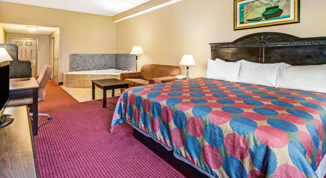 Days Inn & Suites by Wyndham Jeffersonville IN