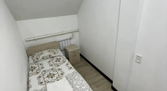 Bishkek Backpackers, Reservar Hotel Hotéis em Bisqueque com estacionamento, Estacionamento