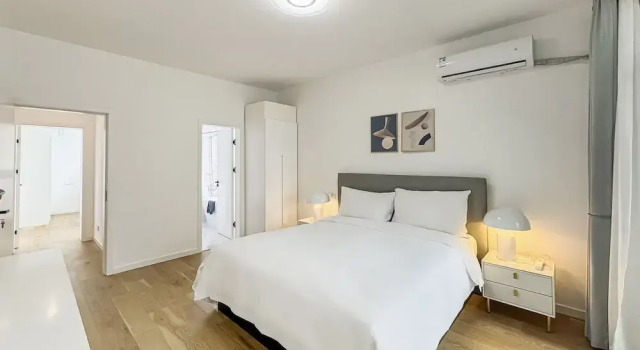 Tyms 2BR 2BA Apt Near MetroCity Line 1 9, Varaa Huoneisto Xuhui 