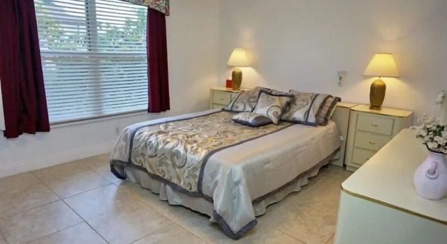 Коттедж Luxury SHEN1124 3 Bedroom Holiday Home by Marco Naples Vacation Homes
