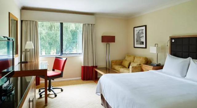 Двухместный номер Standard Delta Hotels by Marriott Peterborough