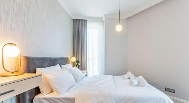 Stylish Flat Near Trendy Attractions in Beyoglu, Varaa Huoneisto Hotellit Marmara-alue pysäköinnillä, Pysäköinti