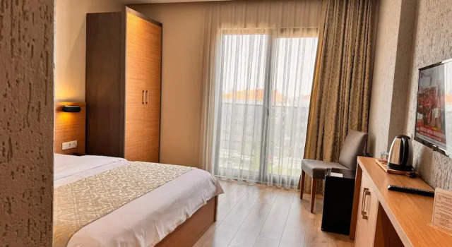 Inn Port Hotel