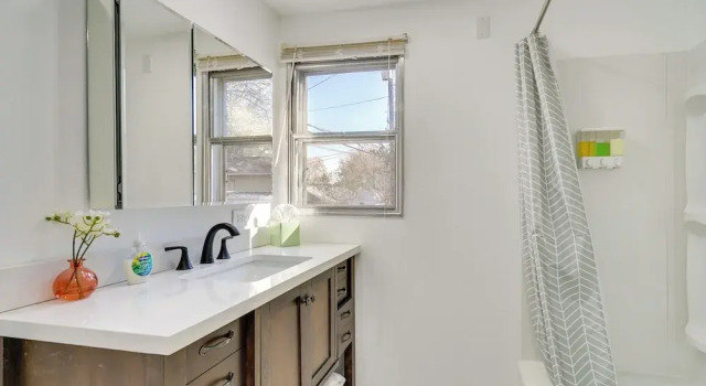 Updated Pueblo Vacation Rental Near Riverwalk!, Buchen Sie Ferienhaus Galaţi 
