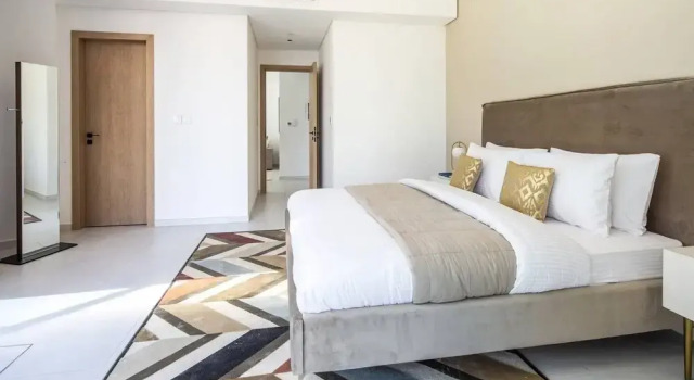 Modern + Minimalist 1BR in Burj Khalifa Boulevard!