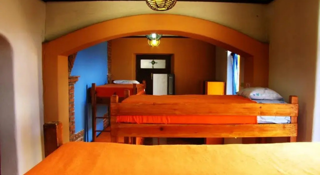 Hikuri Eco Hostal, Забронировать Отель Сан Луис Потоси Мексика, рядом с Парк Тангаманга