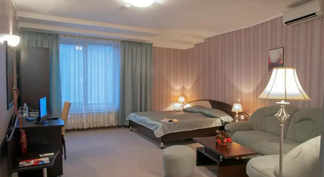 Полулюкс Luxor Hotel