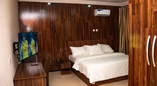 Enland Suites & Apartments