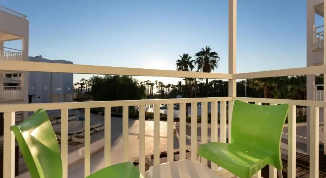 Трёхместный номер Standard Seven Seas Hotel Blue