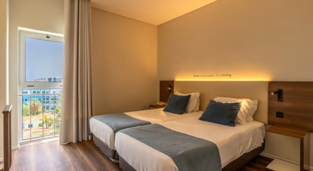 Полулюкс с балконом Hotel Girassol - Suite Hotel