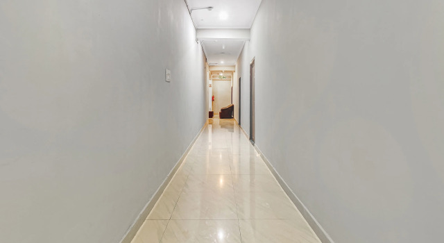 Super Hotel O Oriphic Inn, Забронировать Отель Отели Гомти Нагара с парковкой, Парковка