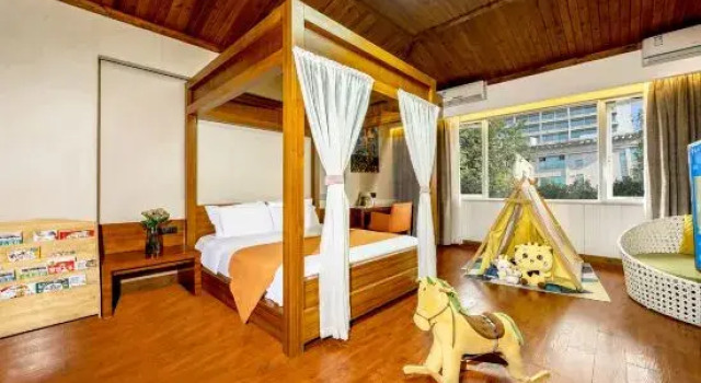 Тент Manfei Boyue Garden Hotel (Five Star Street Poly Plaza)
