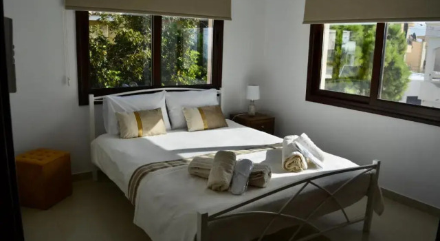 Panorama - Chlorakas Paphos - New Deluxe 2 Bed Apt By Yiota, Varaa Huoneisto Asunnot kohteessa Paphos, Huoneisto