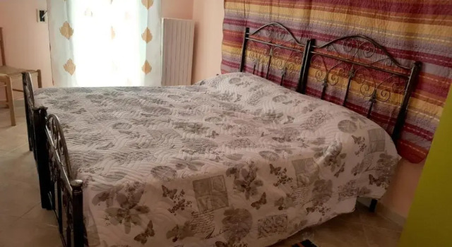 2 BEDROOMED APARTMENT - sleeps 5