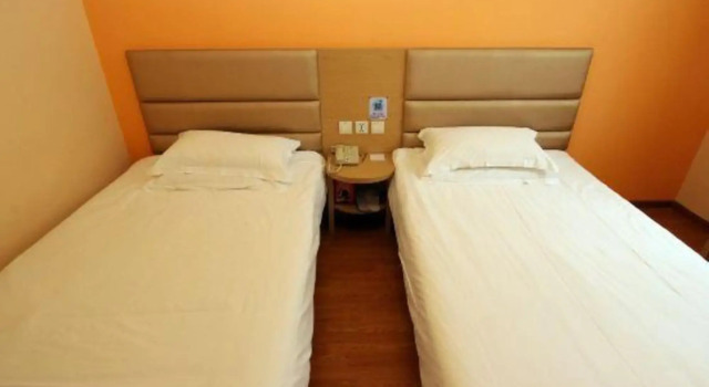 Motel （Tongji Hospital Qingnian Road Subway Station Shop）