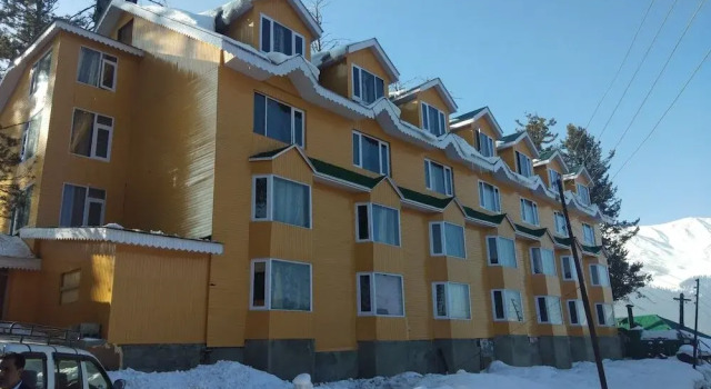 Hotel Zahgeer Continental, Забронировать Отель Гульмарг Jammu & Kashmir Ski