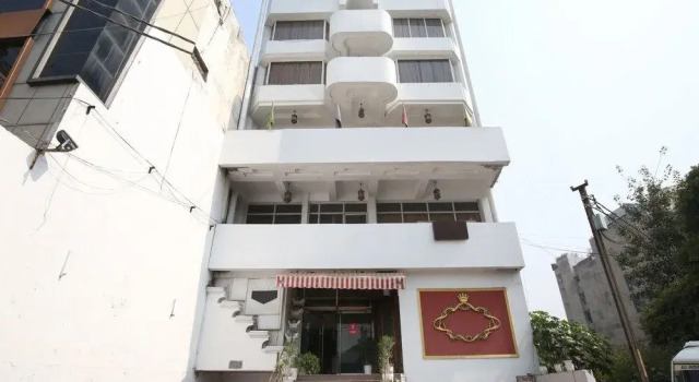 OYO 9985 Hotel Sekhon Grand