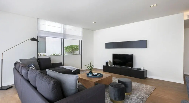Driven Holiday Homes - City Walk 11B