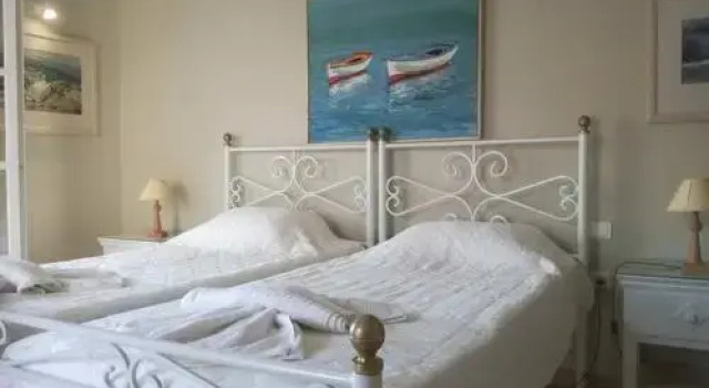 Seaside studios, Book Hotel Azolimnos Syros