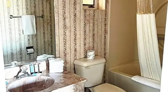 Номер Standard с видом на бассейн Georgian Lakeside Resort