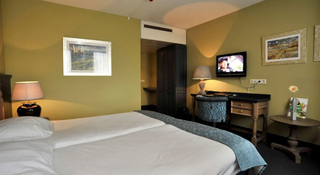 Двухместный номер Comfort Golden Tulip West Ende