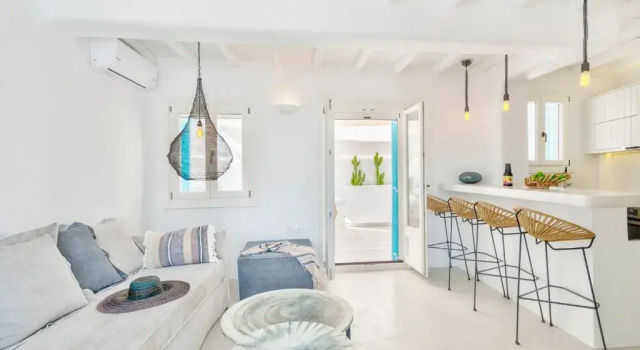 Mykonian Mews Luxury Suites