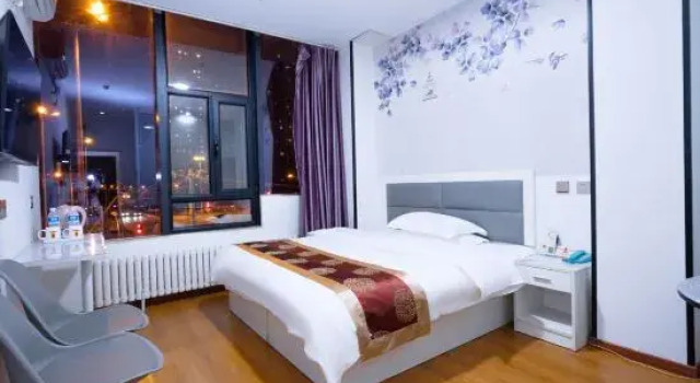 Super 8 Hotel Chaoyang Hospital West Hospital