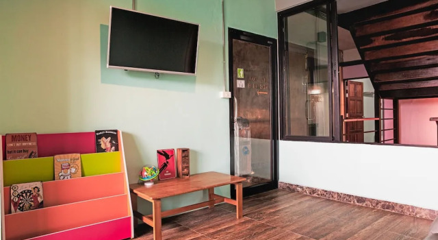 Кровать в общем номере (мужской номер) The Guest Hotel Krabi