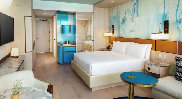 Двухместный номер с балконом и Lagoon View Conrad Orlando at Evermore