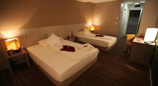 Трёхместный номер Superior с балконом Hollywood Hotel