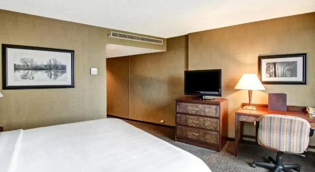 Номер Standard с видом на реку Chateau Lacombe Hotel
