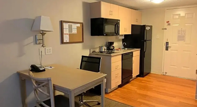 Четырёхместный люкс Candlewood Suites Wilson