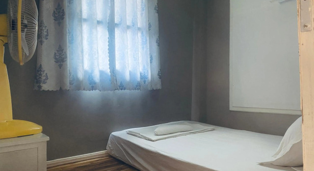 Khonesavane Hostel, Забронировать Хостел Хостелы Луангпхабанг, рядом с Haw Pha Bang, Хостел