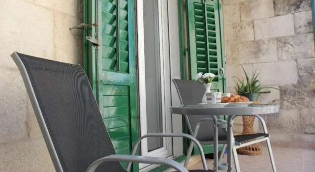 Студия Apartment Iva