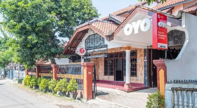 Rahayu Residence Syariah by OYO Rooms, Book Hotel North Cirebon West Java