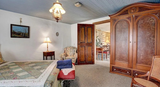 Historic Log Cabin Retreat Near Town on 5 Acres!, Забронировать Дом для отпуска Виллы Фредериксберг, Вилла