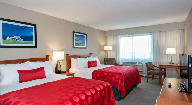Ramada Hotel and Conference Centre Kelowna, Boek Hotel Hotels in Brits Columbia met zwembad, Zwembad