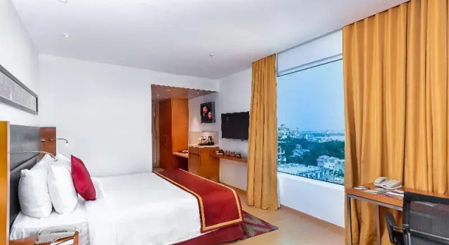 Двухместный номер Superior с видом на озеро Mercure Hyderabad KCP Banjara Hills, An Accor Hotel