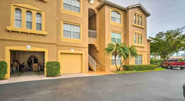 Airy Fort Myers Condo ~ 4 Mi to Beach!