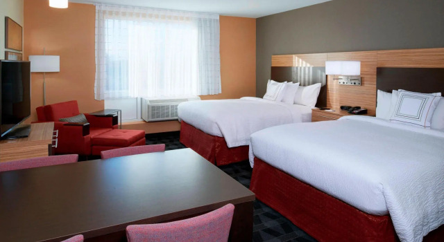 Четырёхместная студия TownePlace Suites by Marriott Grand Rapids Airport