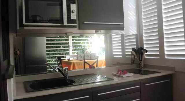 Апартаменты Villa Créole Domaine privé de lAnse des Rochers