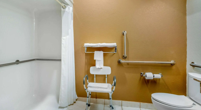 Двухместный номер Standard Quality Inn & Suites Jefferson City