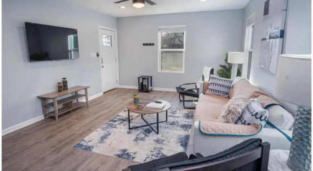 Коттедж с 4 комнатами Adorable 4BR 2BA Close to Riverwalk and Downtown