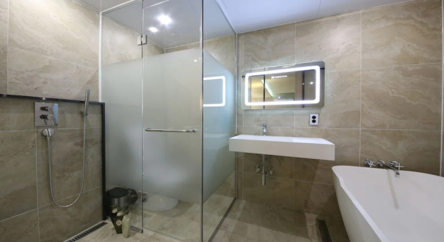 Трёхместный люкс Avenue Hotel