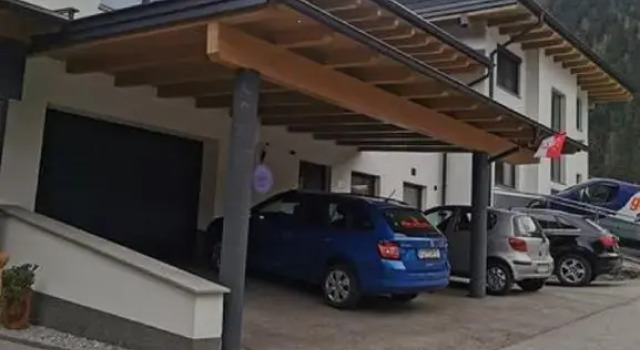 Apart Kroll, Prenota Hotel Hotel a Tirolo con parcheggio, Parcheggio