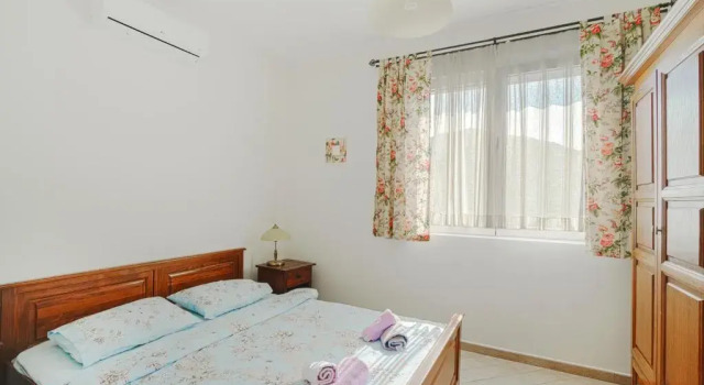 Lavender House Apartments, Dobrota, Book Lejlighed Hoteller i Kotor Riviera med parkering, Parkering